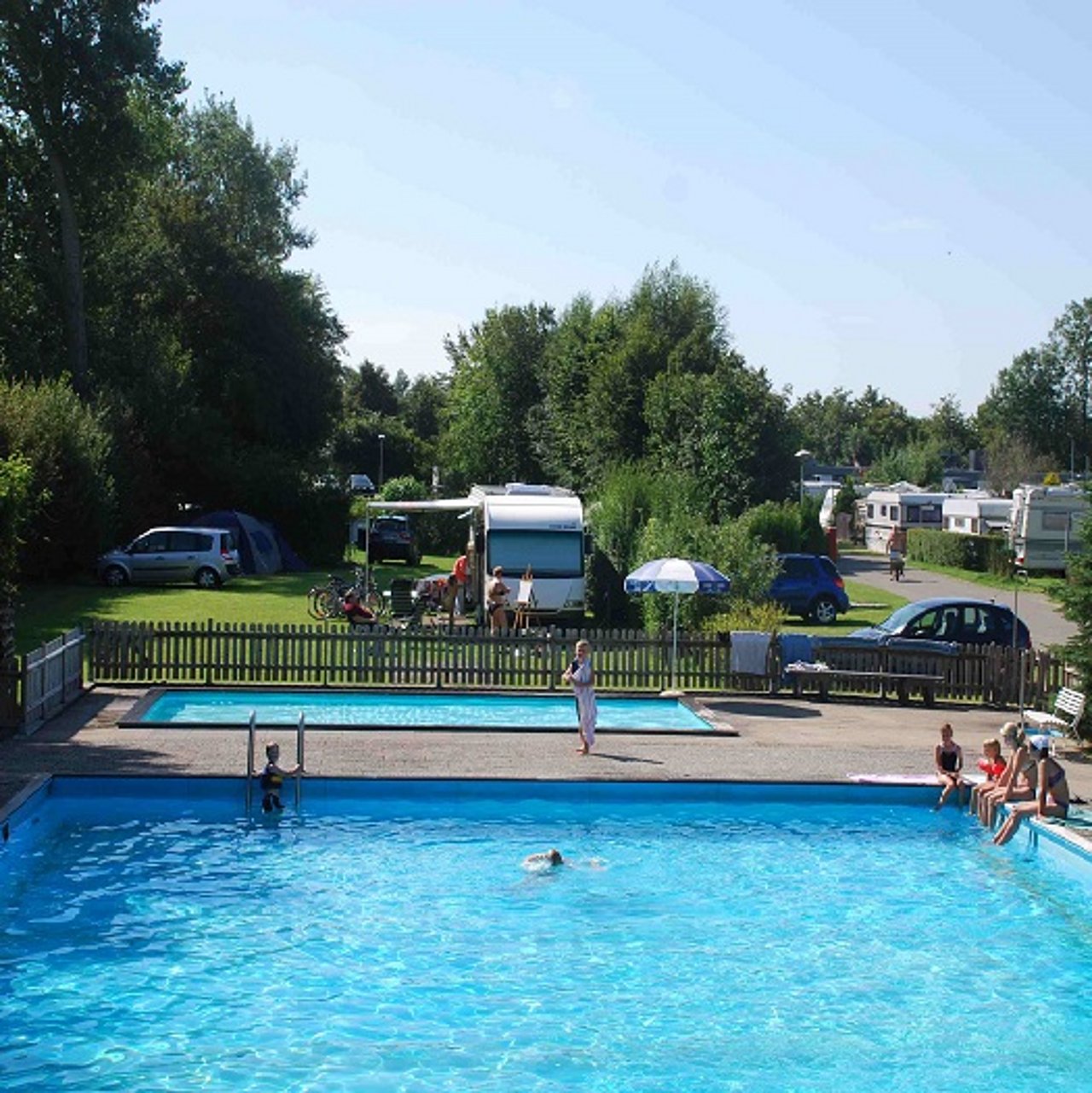 Eidertal Camping_pool03 525x525