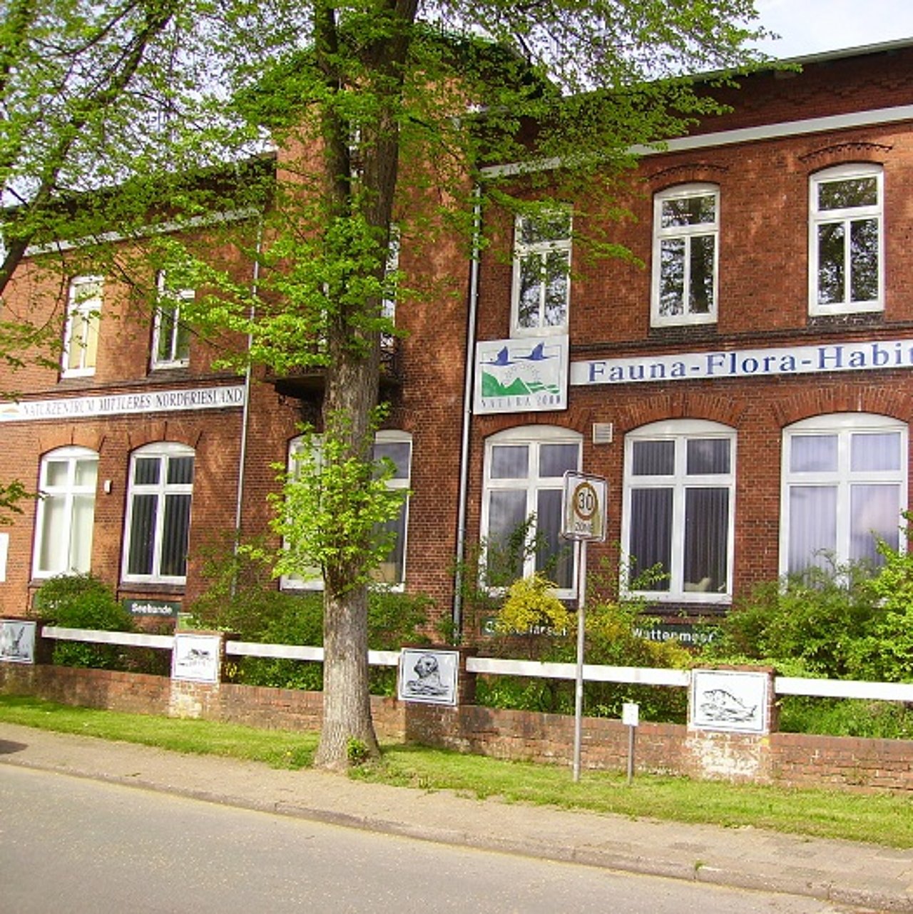 Naturzentrum Mittleres Nordfriesland in Bredstedt e.V. - Außenansicht 1×3