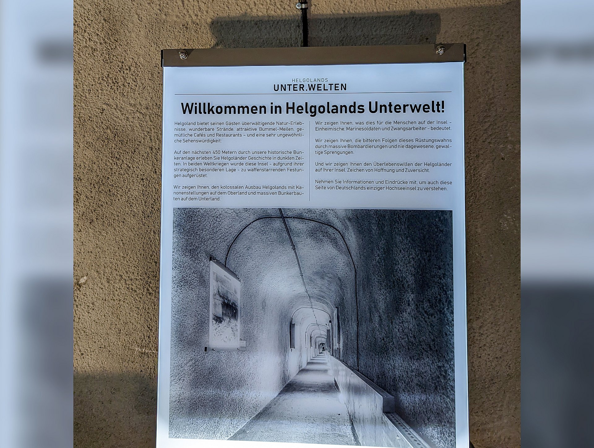 Ausstellung Unterland Bunker auf Helgoland- Schild