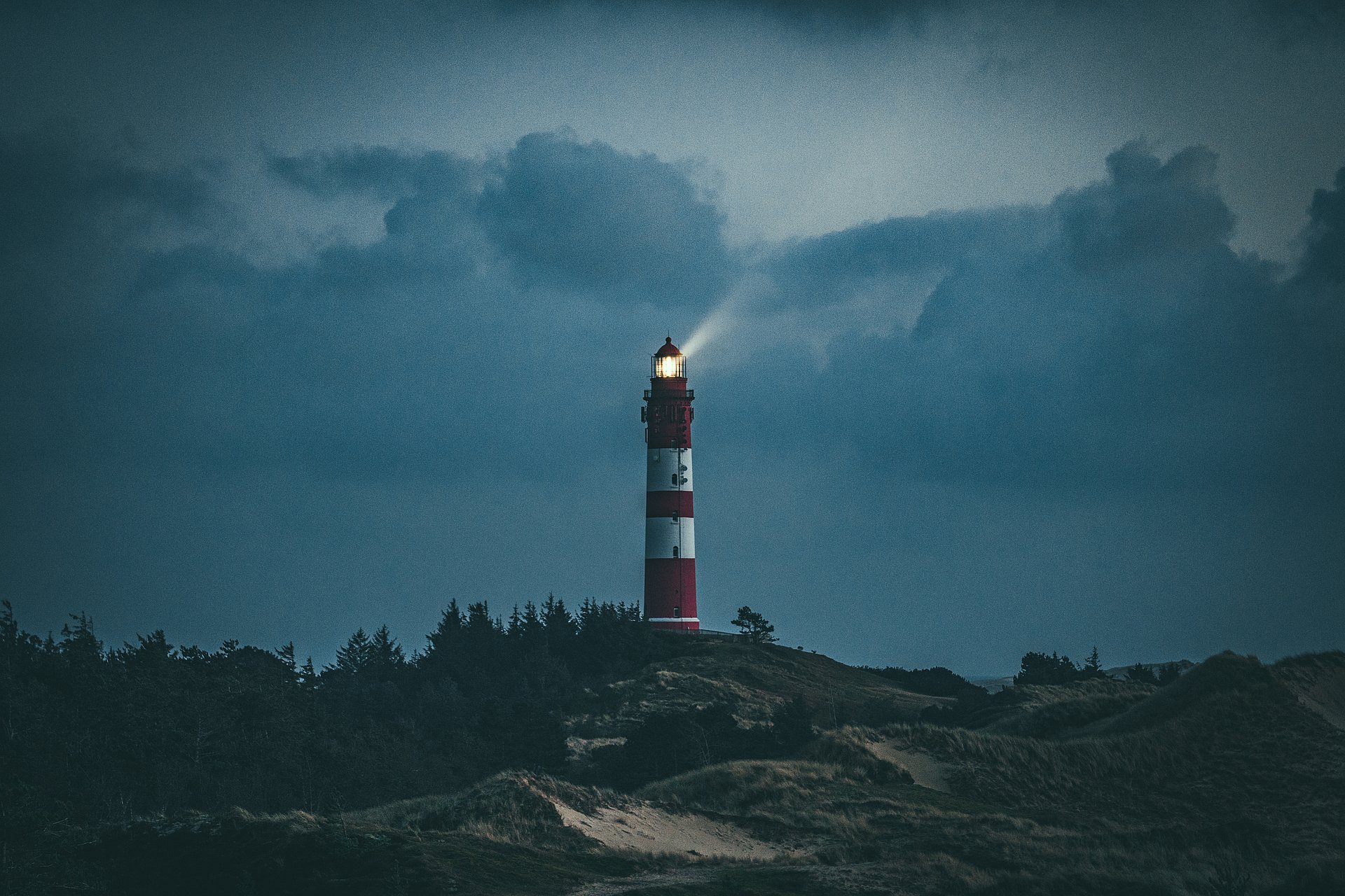 Der Amrumer Leuchtturm bei Nacht