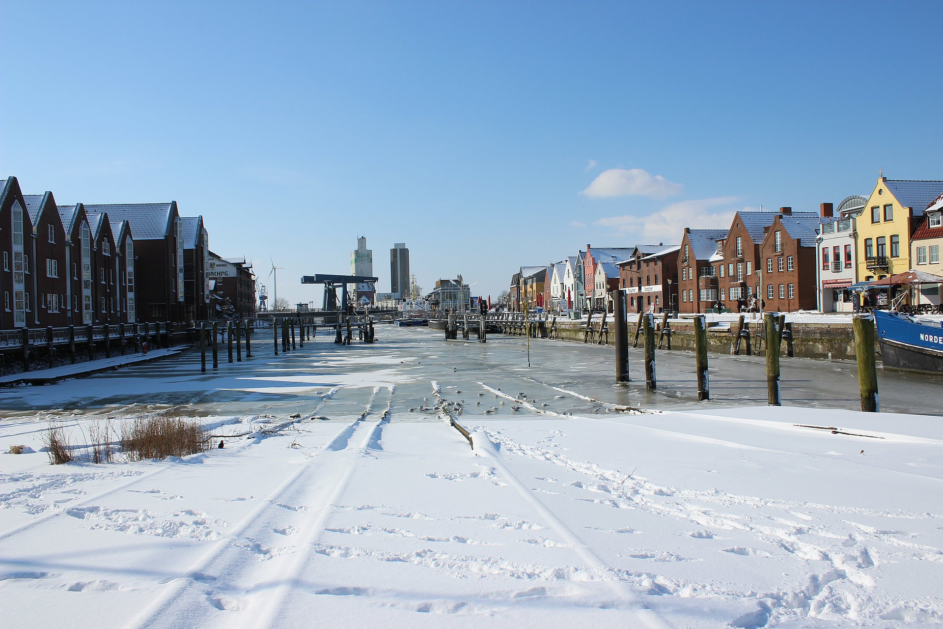 Husumer Hafen Slipanlage Winter