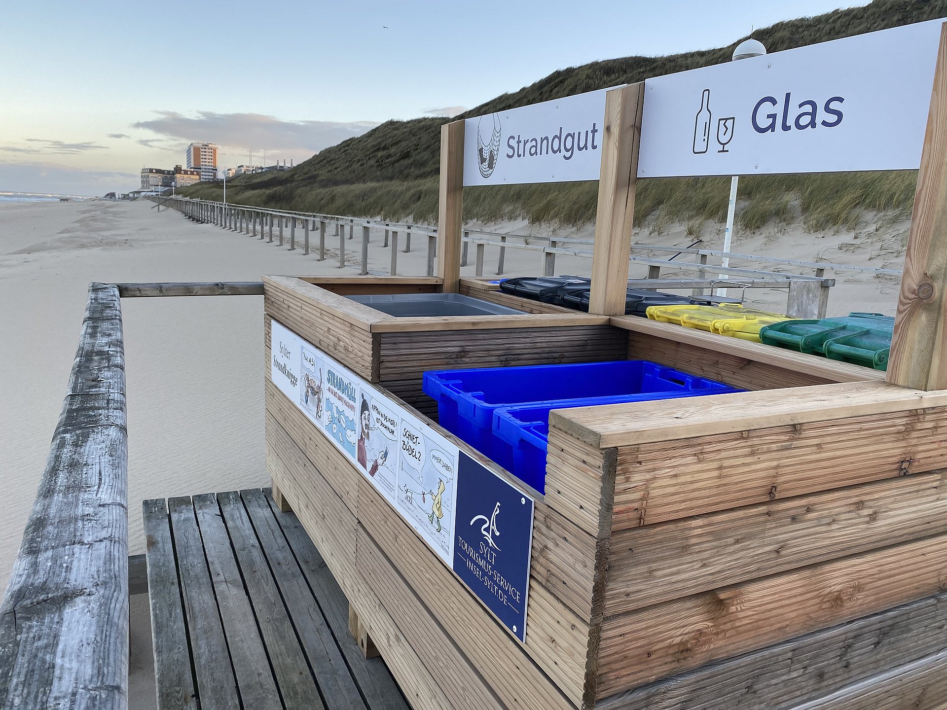 Strandgutbox zur Mülltrennung am Strand