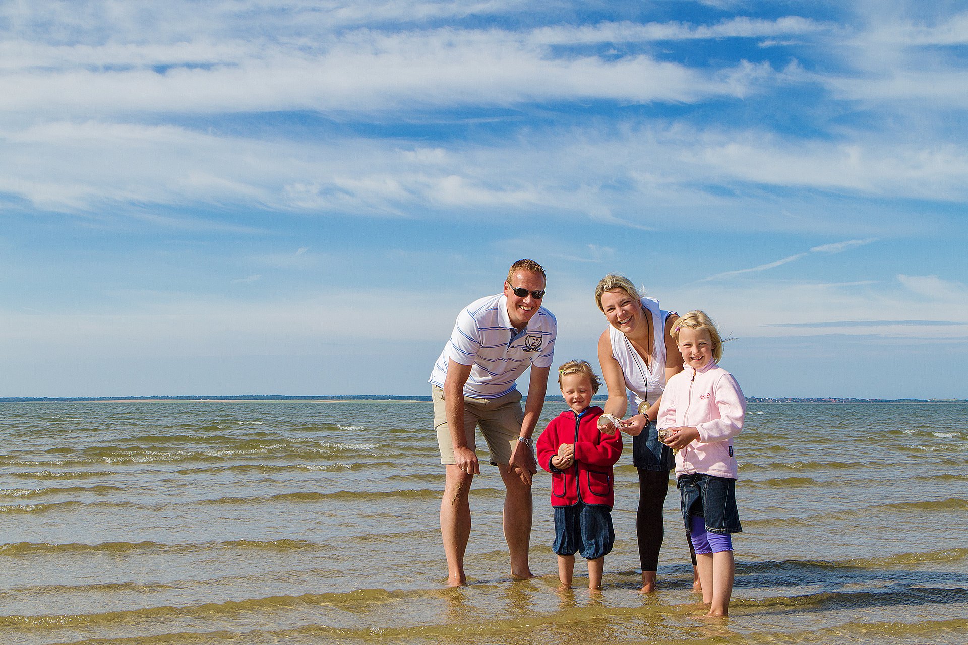 Familie im Strandurlaub auf Föhr