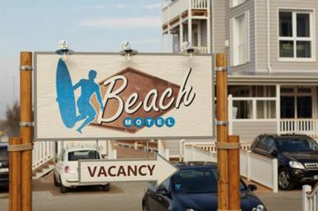 Beach Motel 8