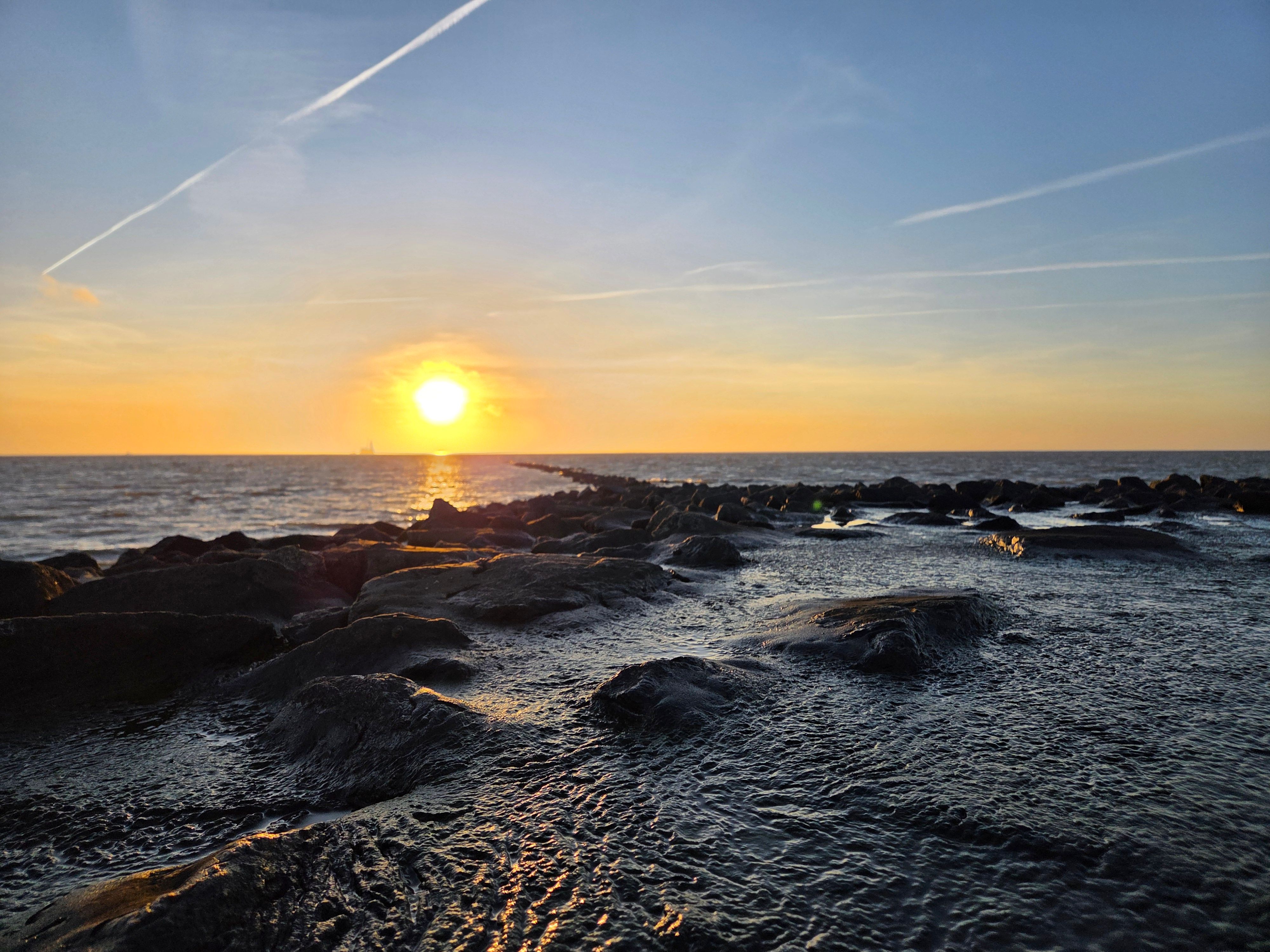 Der Trischendamm bei Sonnenuntergang. – Foto: Martina Sahm | GLC AG