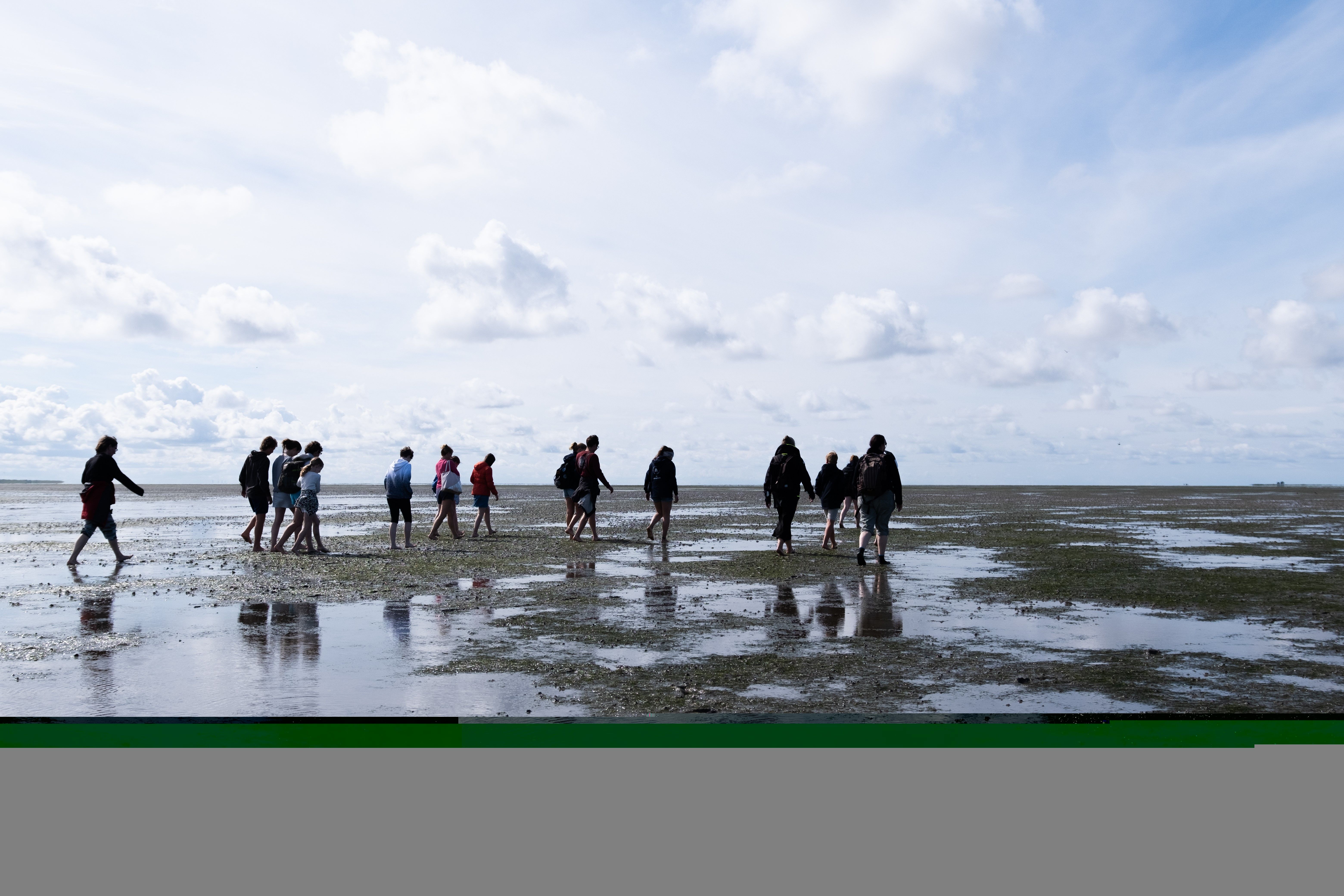 Eine Gruppe von Wanderern nach Norderoogsand 