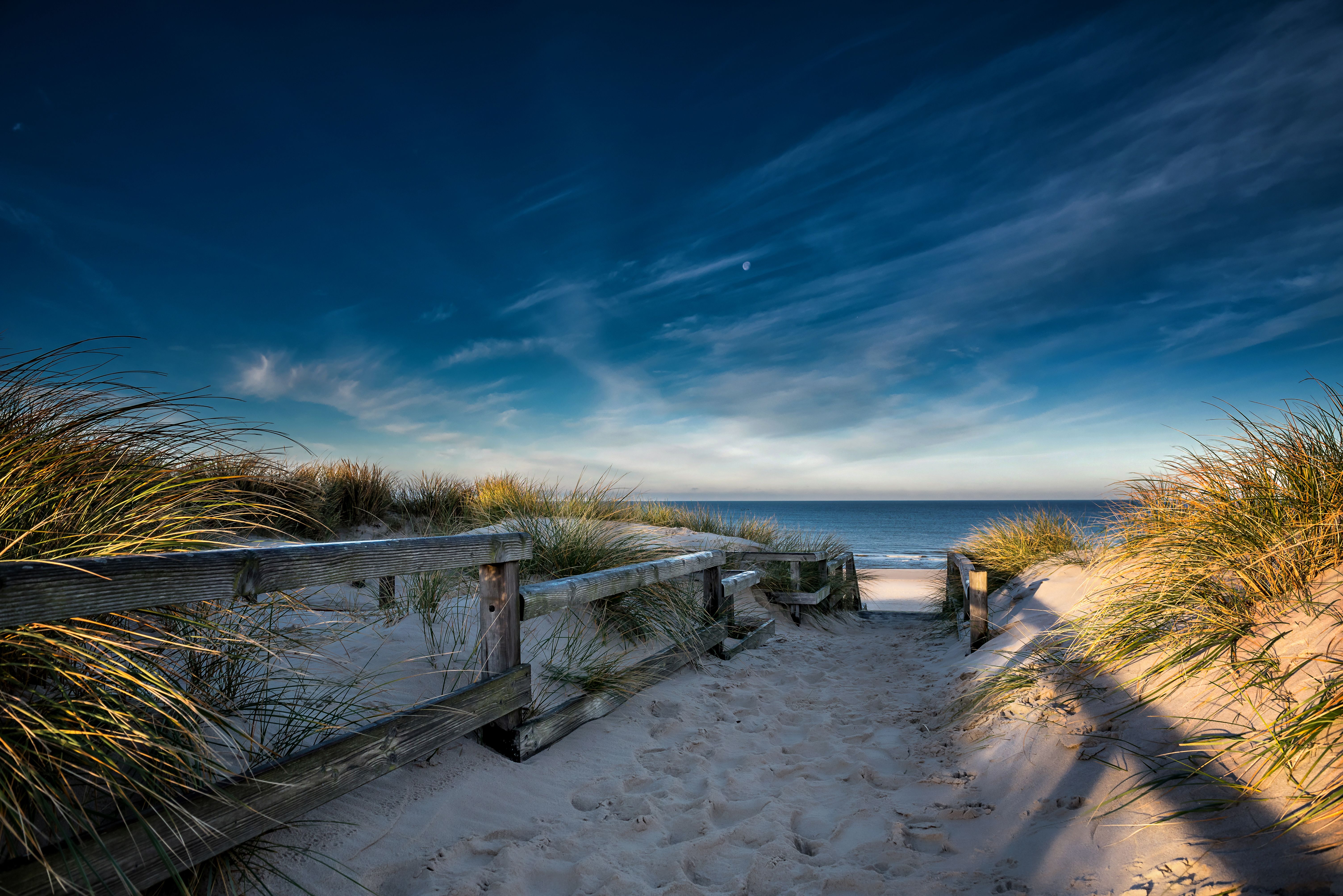 Stranddurchgang durch die Dünen bei Kampen auf Sylt.