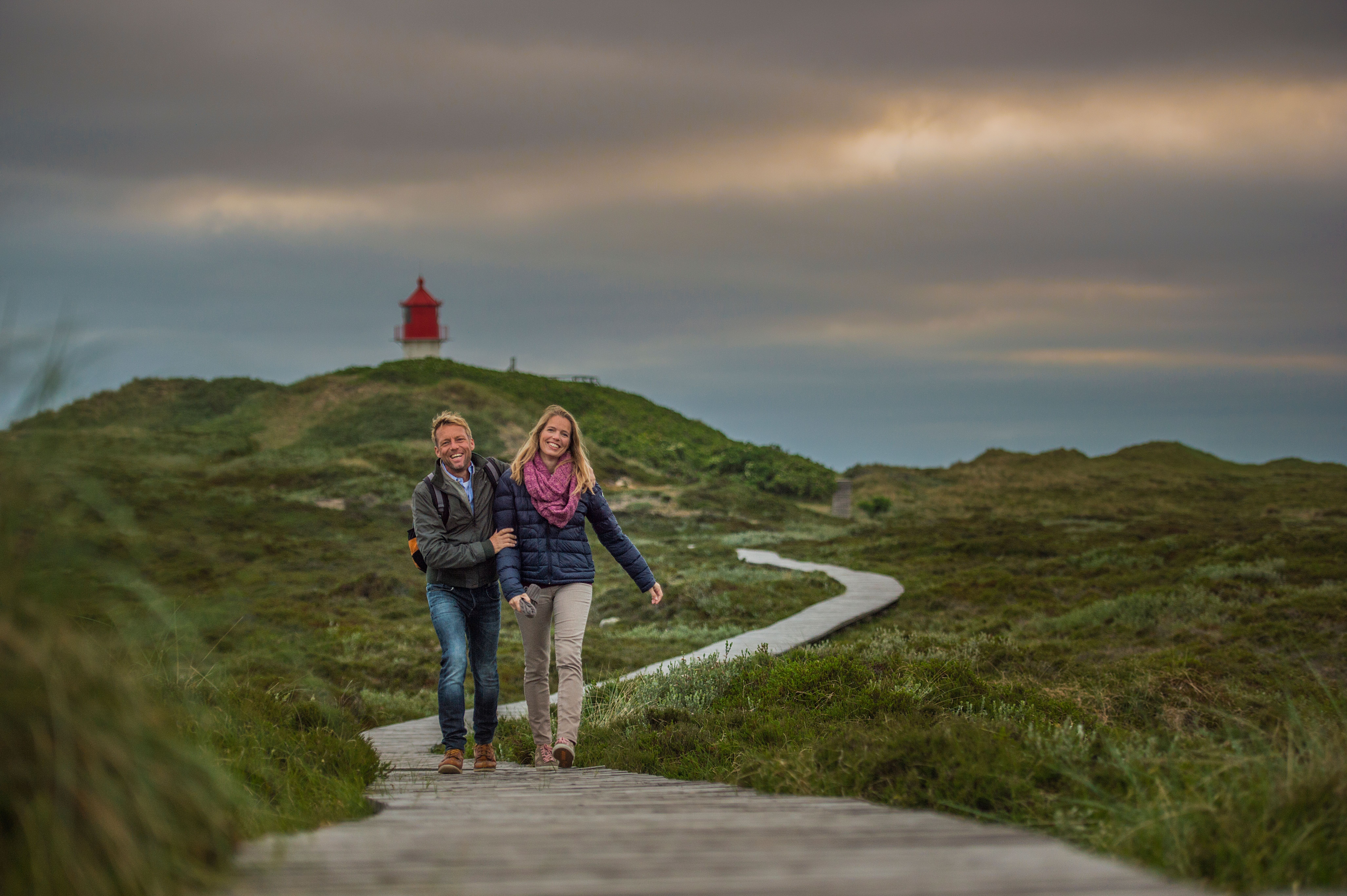 Spaziergang auf dem Bohlenweg auf Amrum