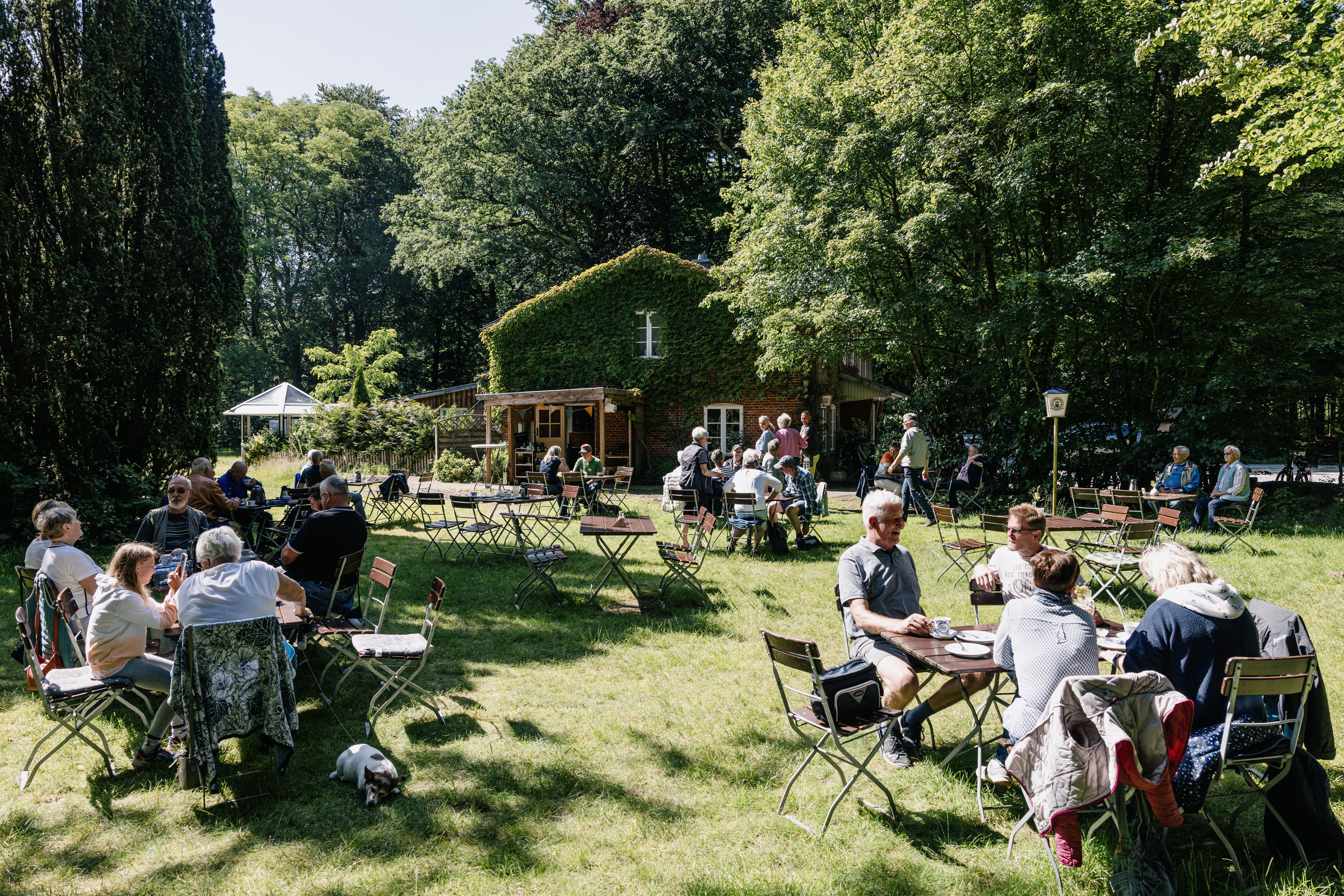 Außenbereich vom Café "Waldheim" in Bohmstedt