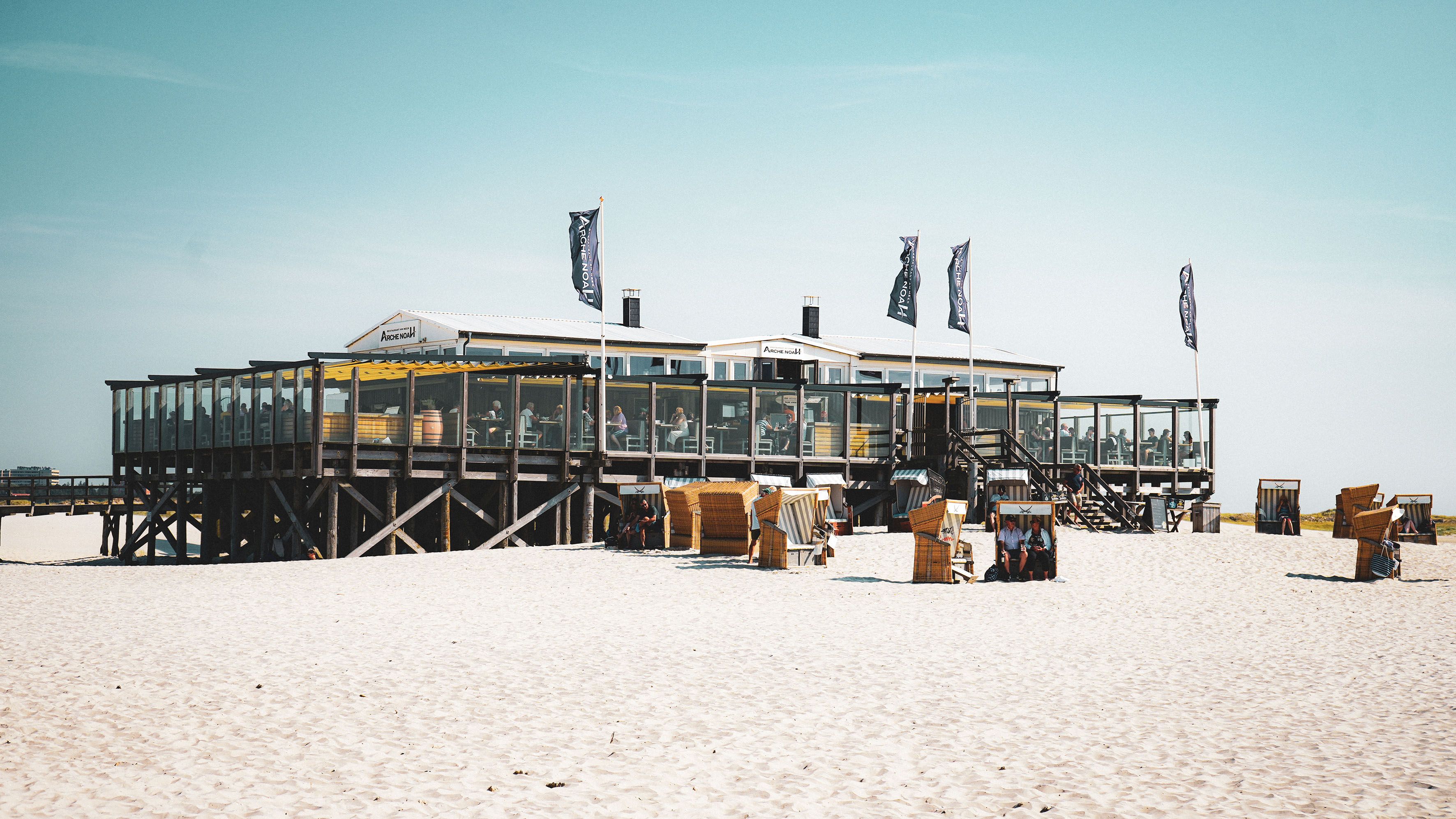 Pfahlbaurestaurant Arche Noah am Strand von St. Peter-Ording