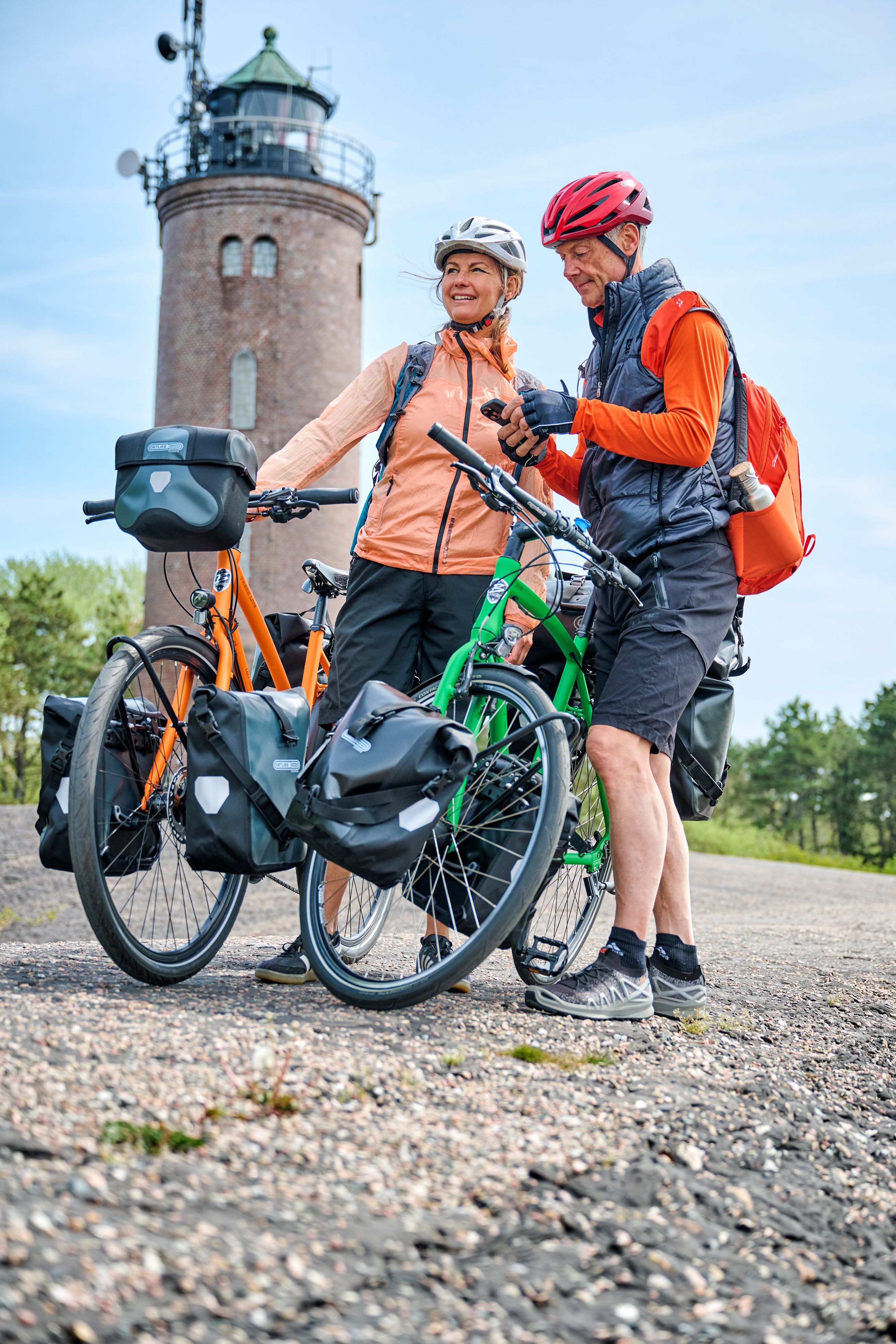 Der Böhler Leuchtturm der zu St. Peter-Ording gehört, liegt direkt am Nordseeküsten Radweg. Foto: Nordseeküsten-Radweg | Florian Trykowski