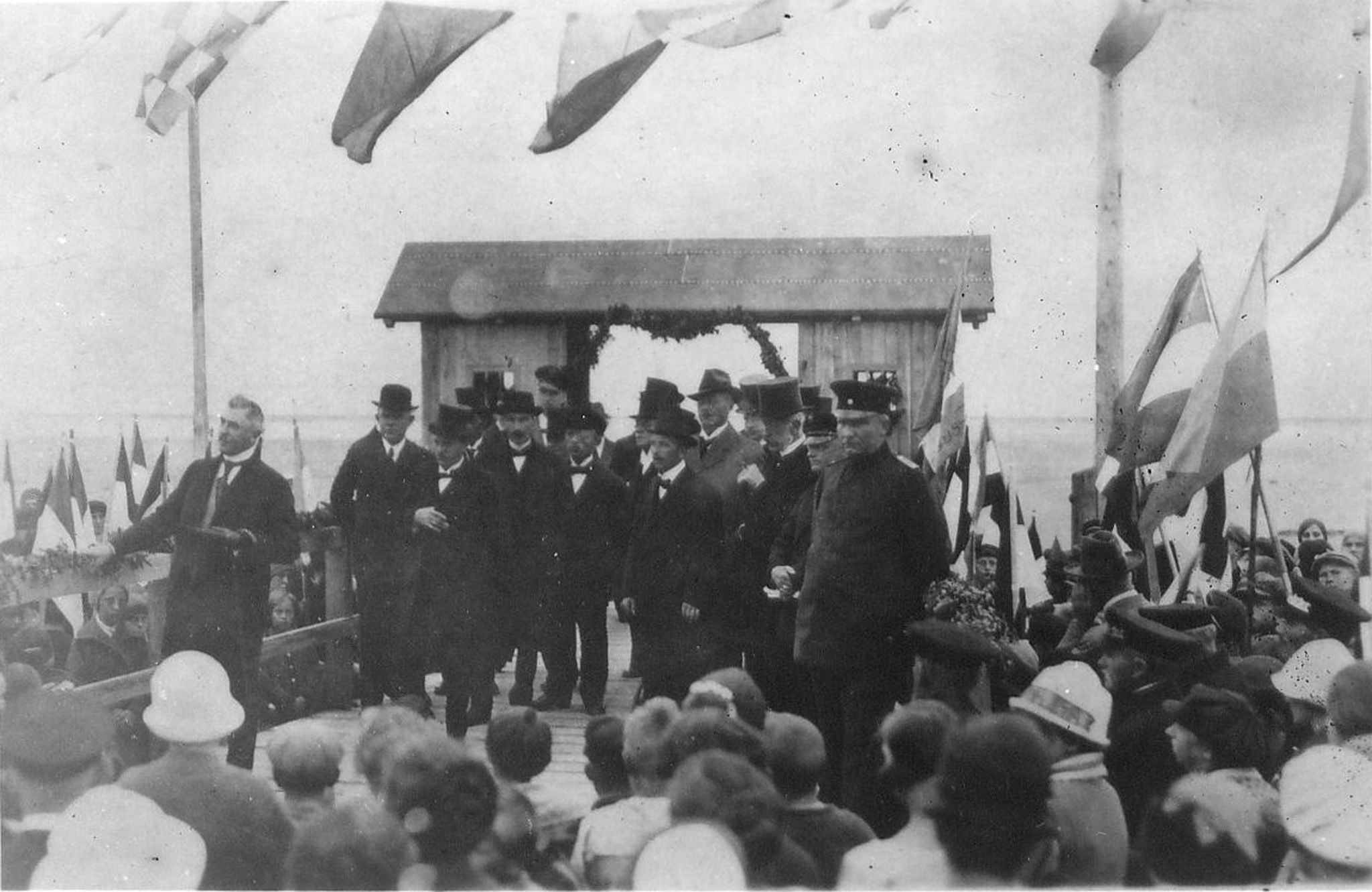 Einweihung der Seebrücke 1926 in St. Peter-Ording.