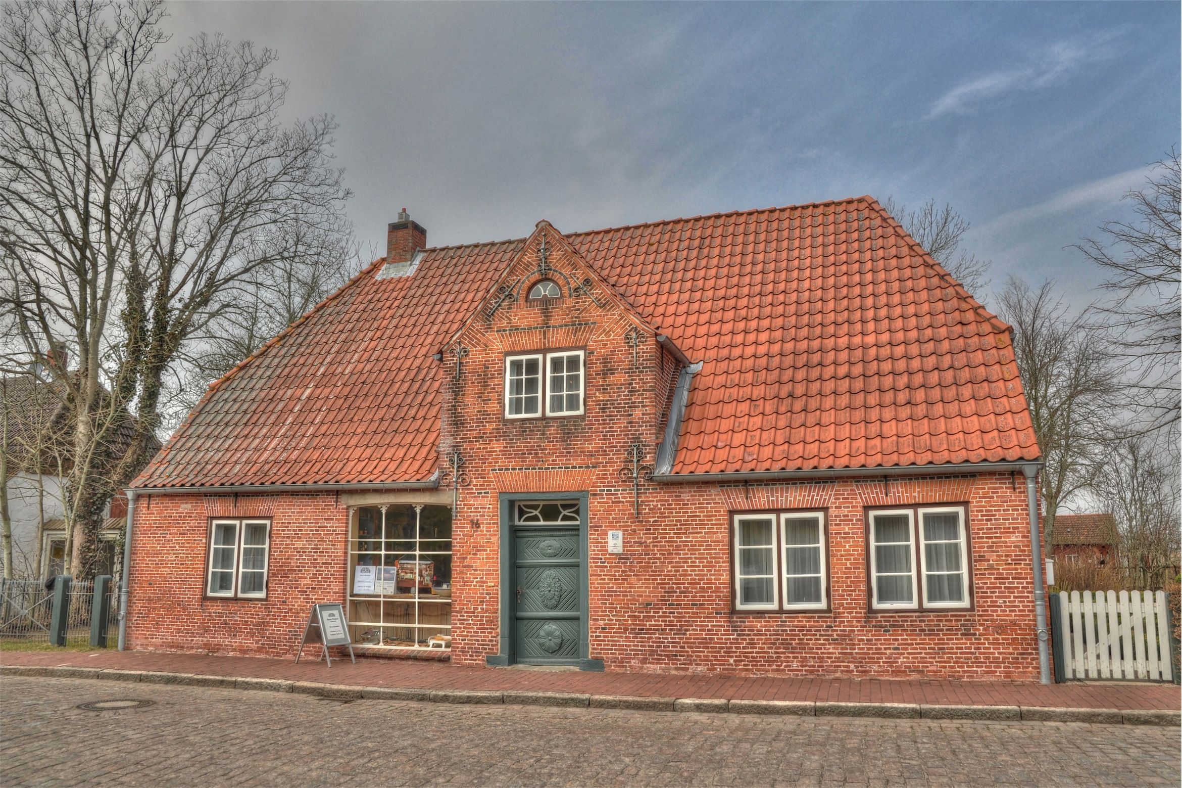 Die außenansocht des Haus Peters in Tetenbüll auf Eiderstedt – Foto: Autor/Autorin leider unbekannt