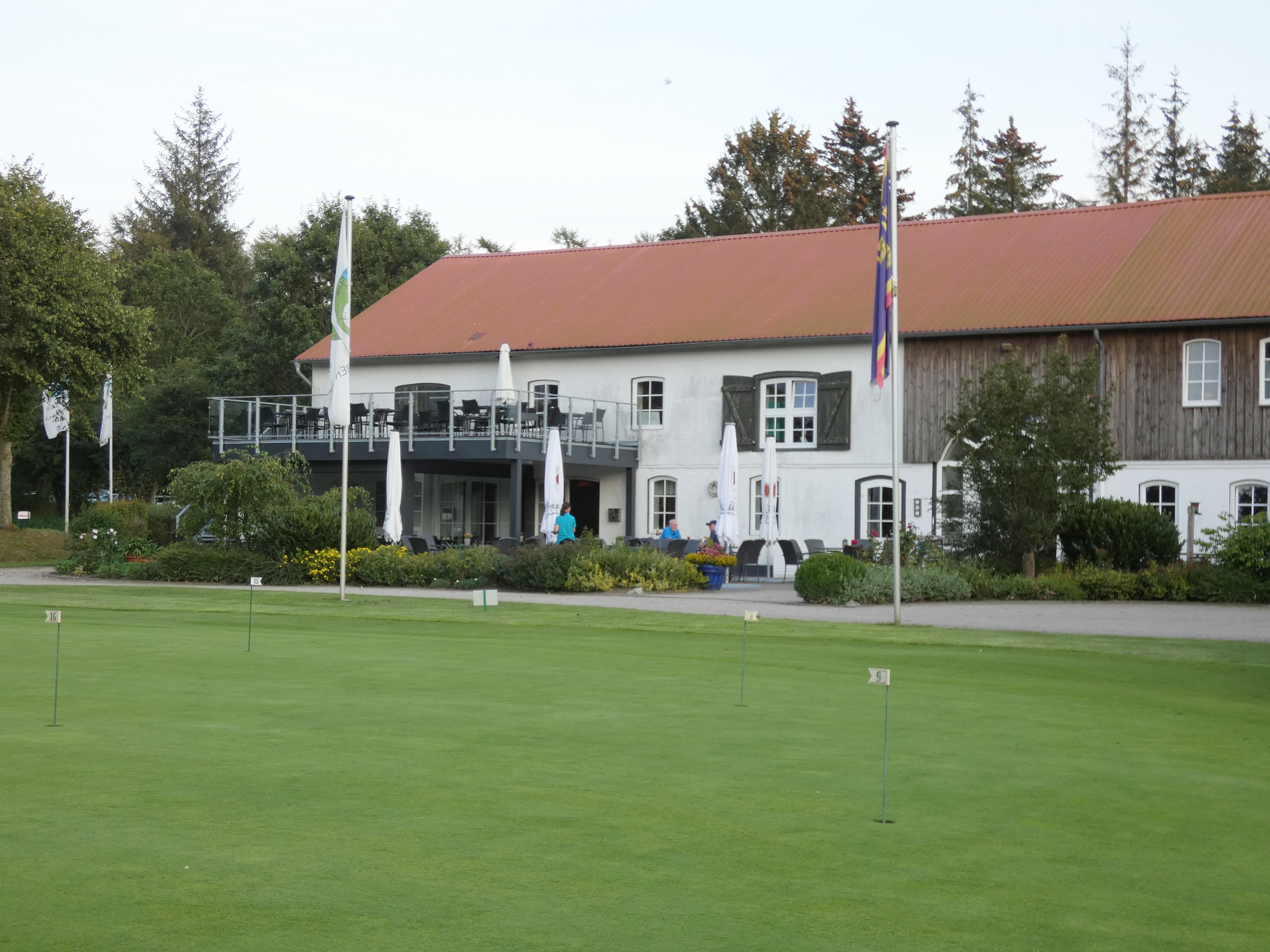 In Stadum befindte sich die Golfanlage Hofberg